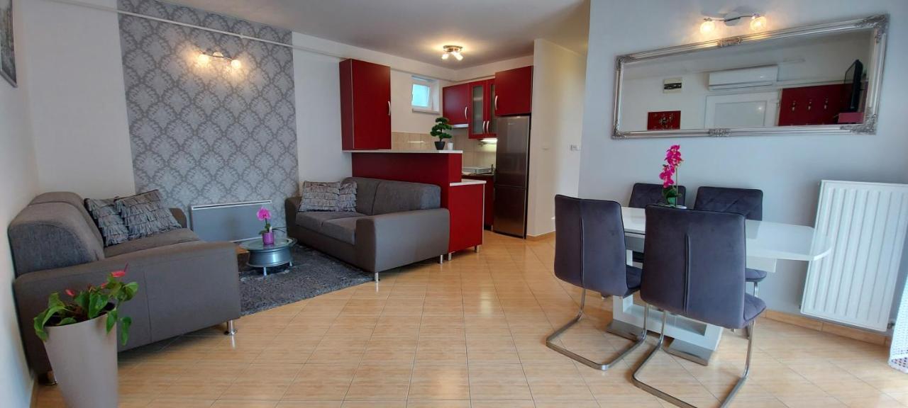 Amulett Suite Apartment Hajdúszoboszló Esterno foto