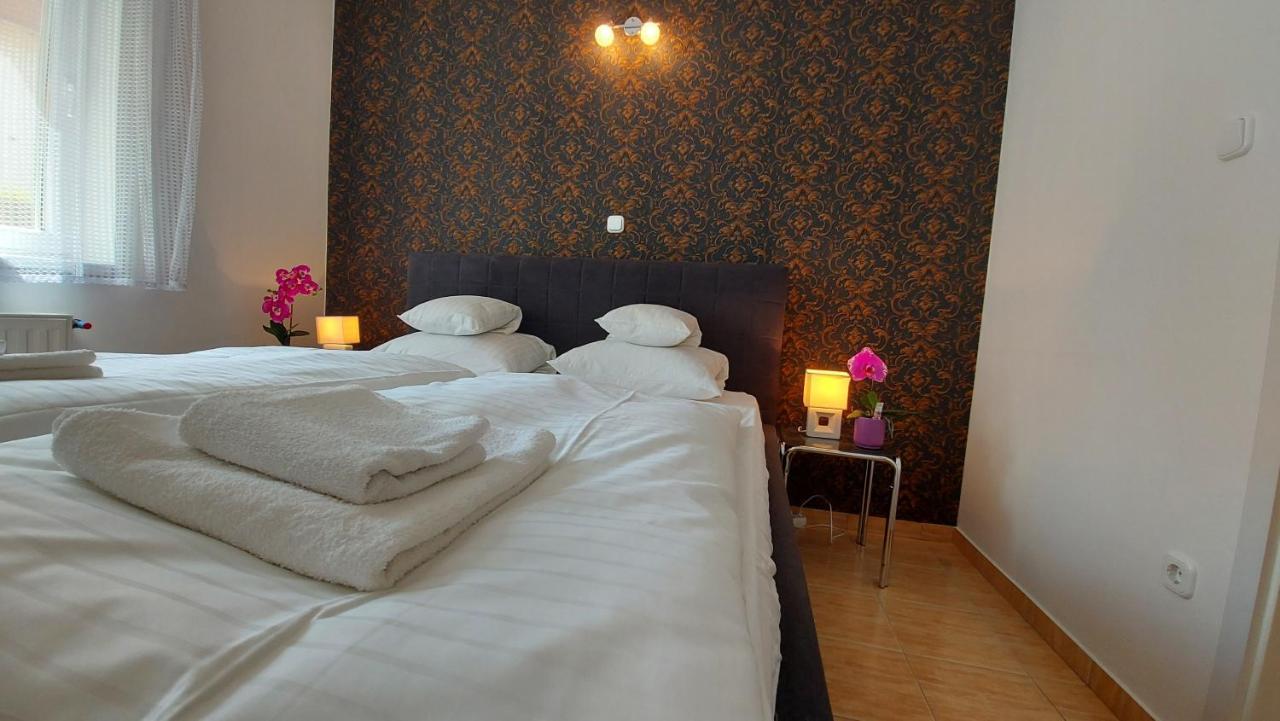 Amulett Suite Apartment Hajdúszoboszló Esterno foto