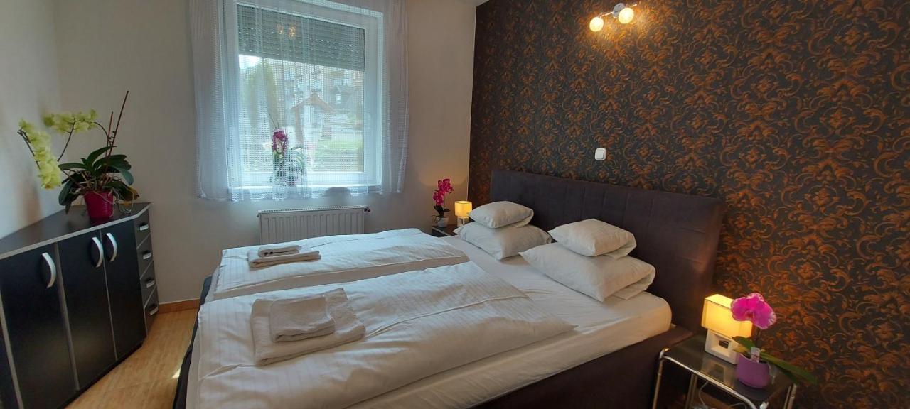 Amulett Suite Apartment Hajdúszoboszló Esterno foto